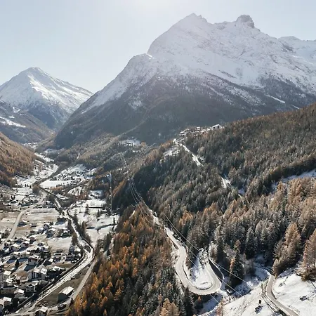 ホテル Waldhotel Fletschhorn Panoramic Retreat In Fee ザース・グルント
